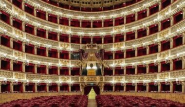 Napoli, guardia di finanza al Teatro San Carlo per acquisire atti sulla gestione finanziaria della Fondazione