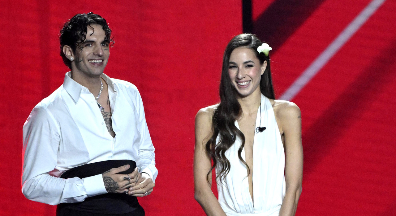 Achille Lauro e Layana stanno insieme? L'avvistamento a Napoli e le frasi criptiche di lei: «È un pazzo dolce»