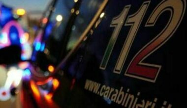 Melito, litiga con l'ex e poi investe i suoceri fuori dalla caserma: arrestato 19enne