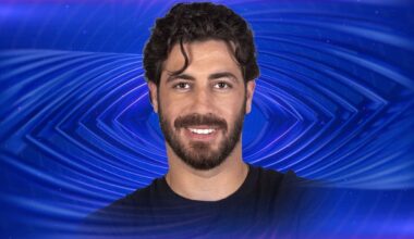 l'infanzia difficile, il trasferimento in Italia e la storia con Rasha