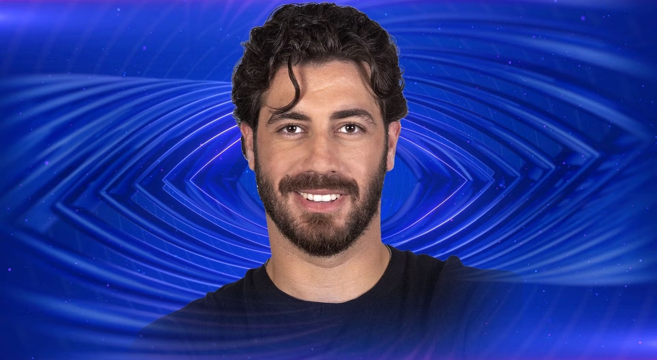 l'infanzia difficile, il trasferimento in Italia e la storia con Rasha