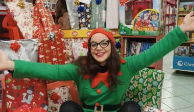 Affari Tuoi, la marchigiana Bluette Alunni vince 100mila euro (ma nel pacco ce n'erano 300mila). Ecco perchè è famosa