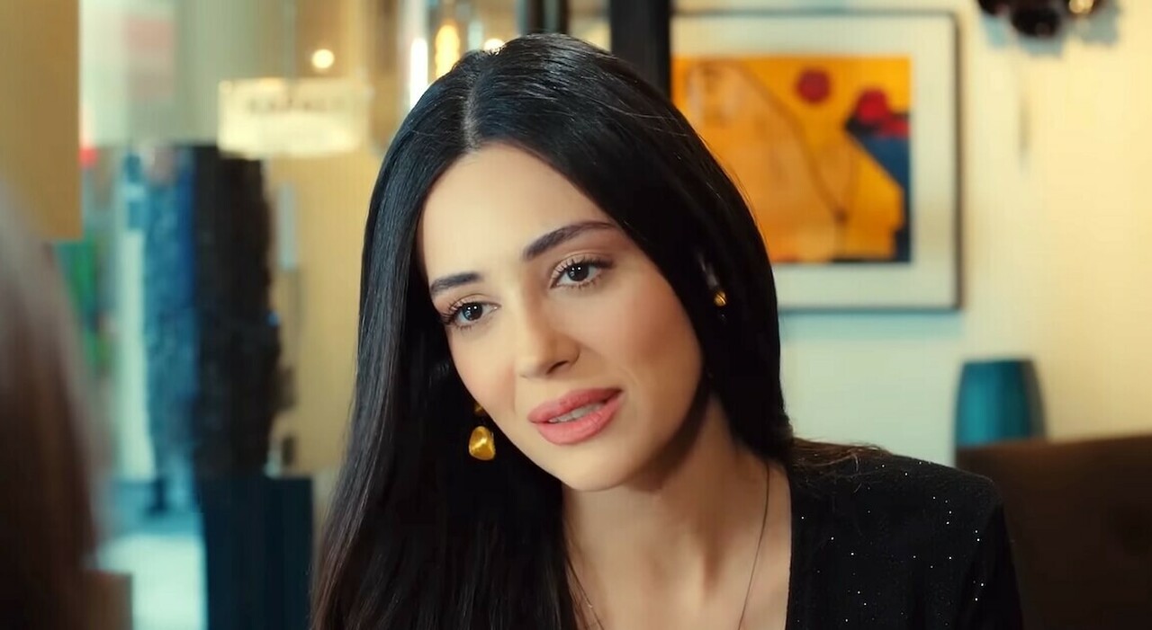 Zeynep torna a casa, ma Elif arriva a cena e riaccende tutto