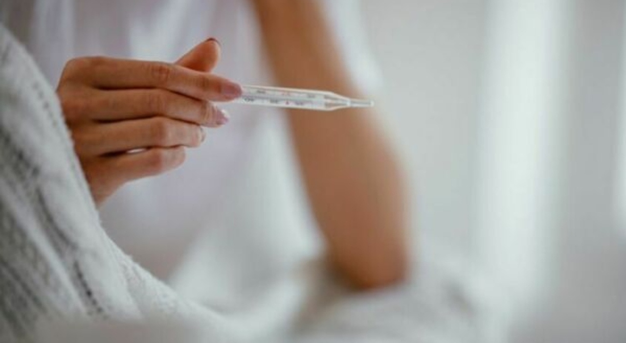 in Italia 800mila casi in 7 giorni, allarme per Natale. Chi è a rischio e come si previene