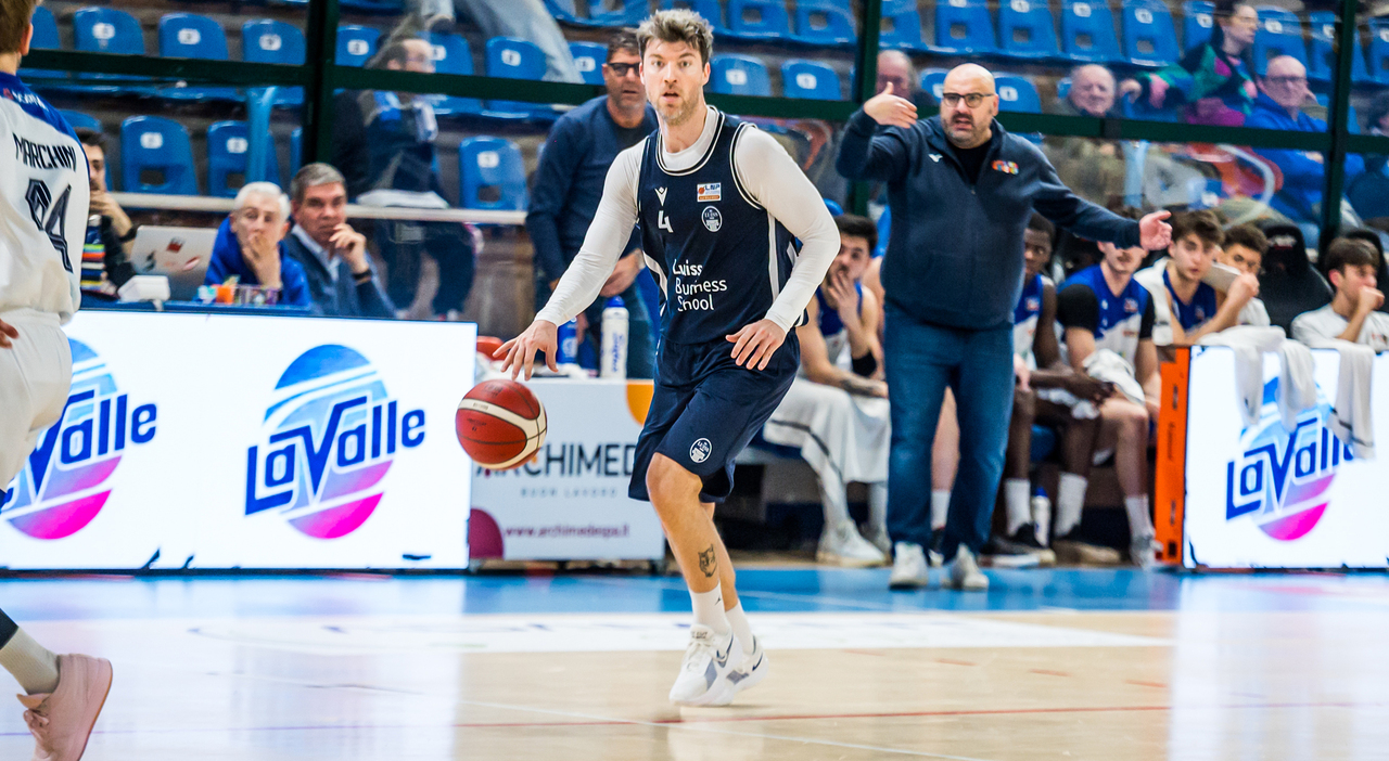 Basket, serie B. Fernandez gela la Virtus Roma 1960. La Luiss vince 71-72 il derby della capitale