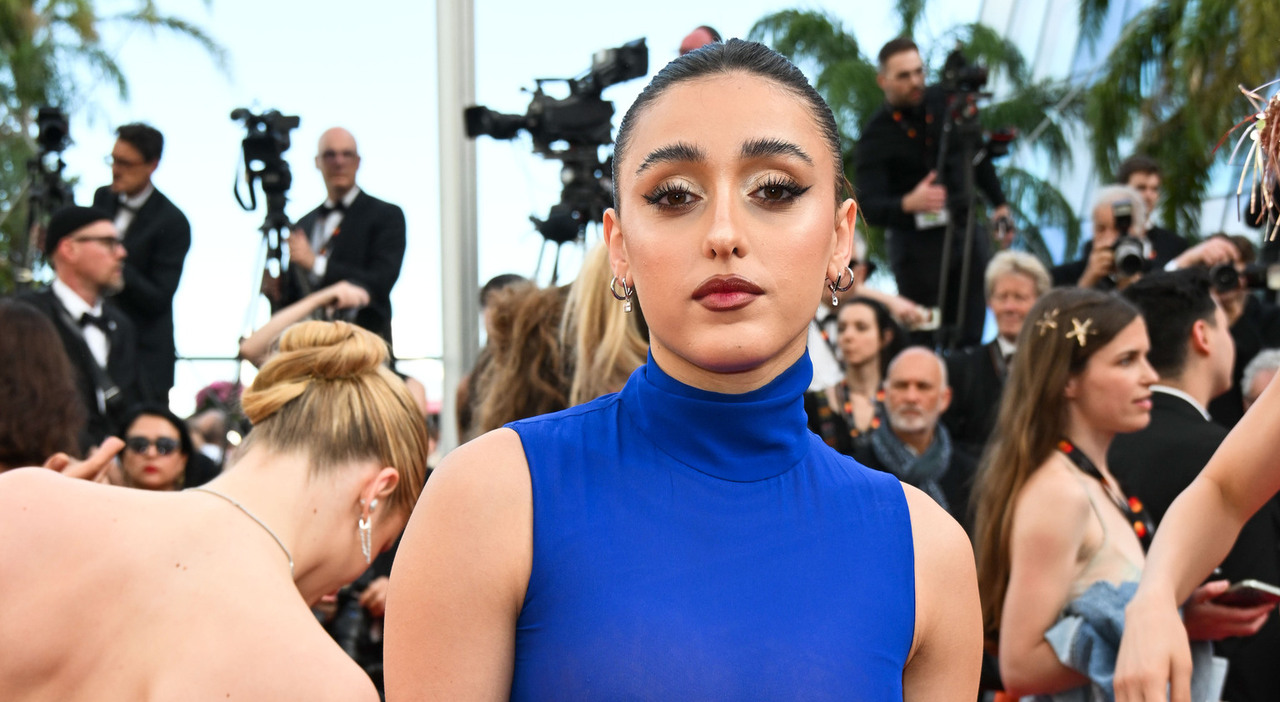 «Prima mi hanno chiesto uno fato e poi mi hanno chiamata cicciona. Quando leggo certi messaggi finisco per detestare il mio corpo»