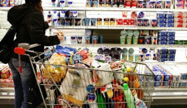 Supermercati aperti a Santo Stefano, dove fare la spesa il 26 dicembre: la lista completa