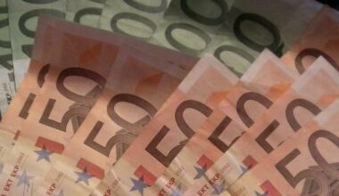 aumenti mensili da 1 a 4 euro. Ecco gli operatori coinvolti