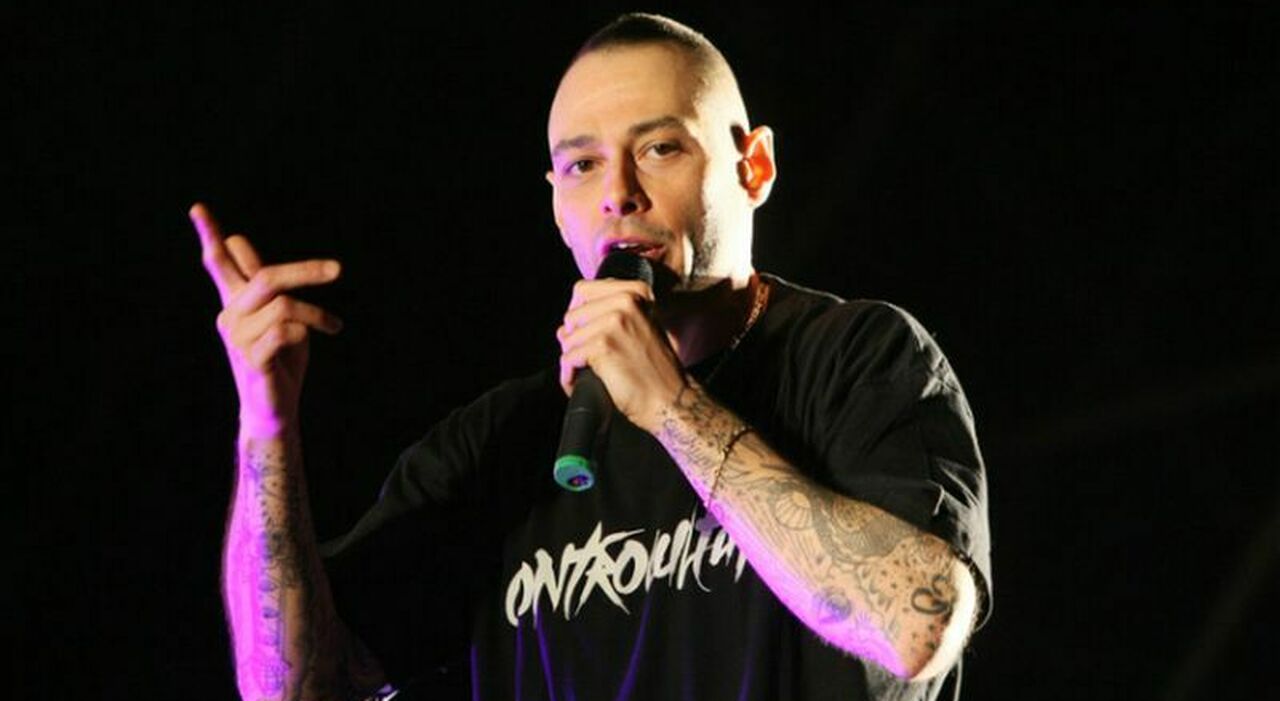 riscarcì Valerio Scanu con 70 mila euro, Laura Chiatti lo portò in Tribunale