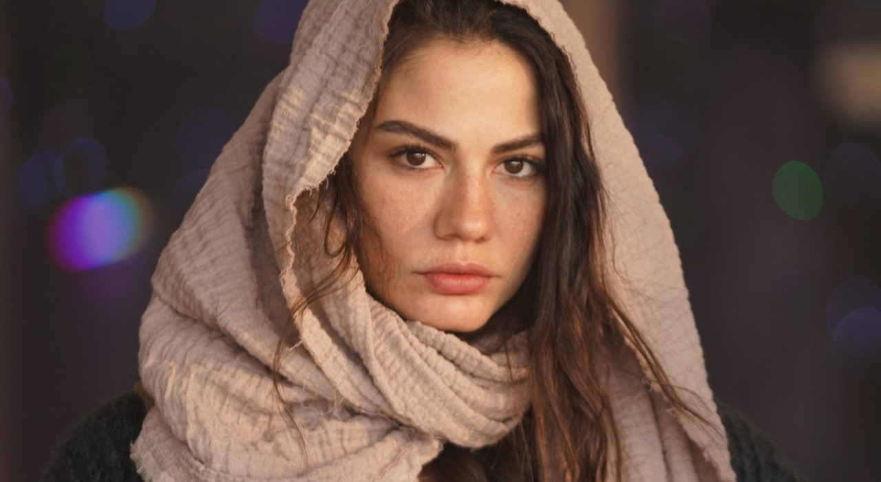 Io sono Farah, le anticipazioni di oggi (mercoledì 31 dicembbre): Mehmet ricatta Farah, Farah si riavvicina a Tahir - Il Messaggero