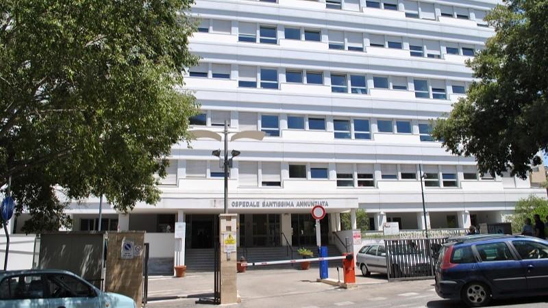 Anziani al Pronto soccorso, l’Aou di Sassari avverte: rischio infezioni, attese, stress, portateli solo se necessario