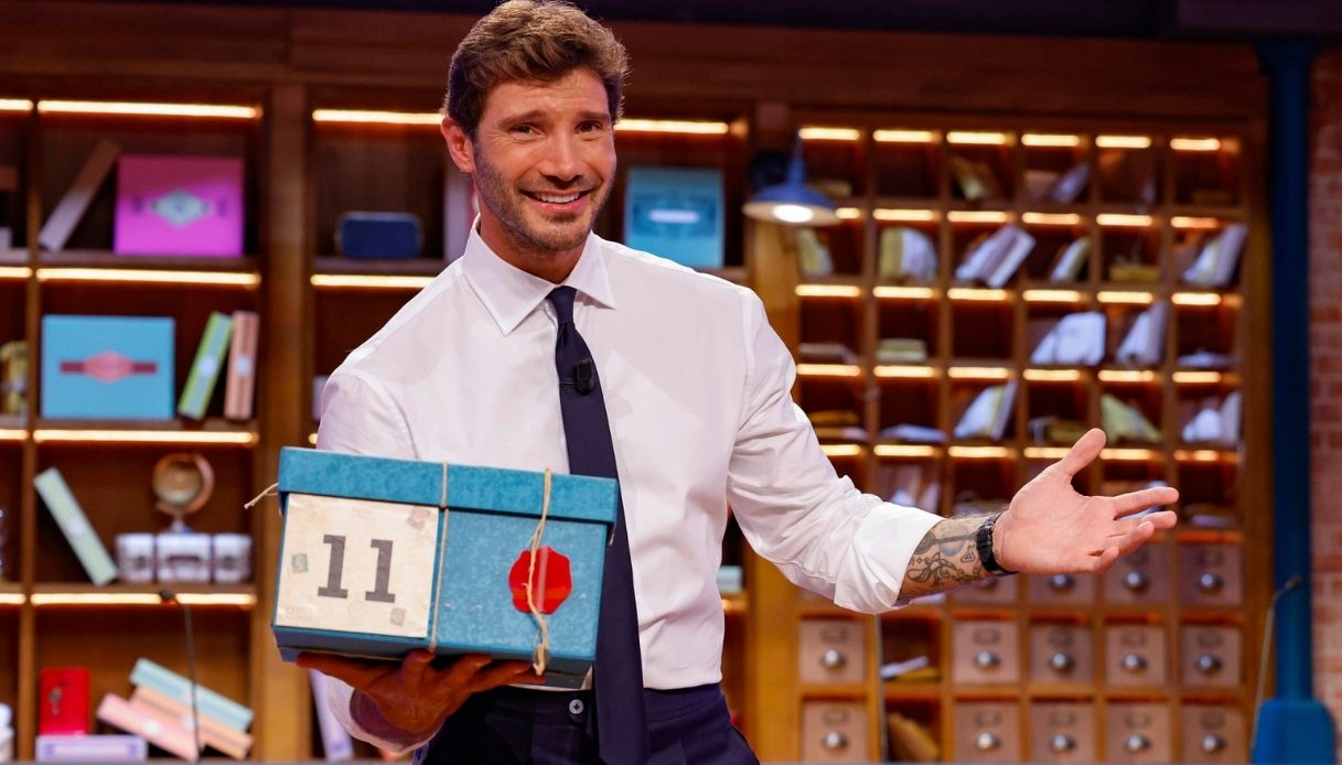 Affari Tuoi, Martina vince 100 mila con la regione fortunata ma non è come sembra