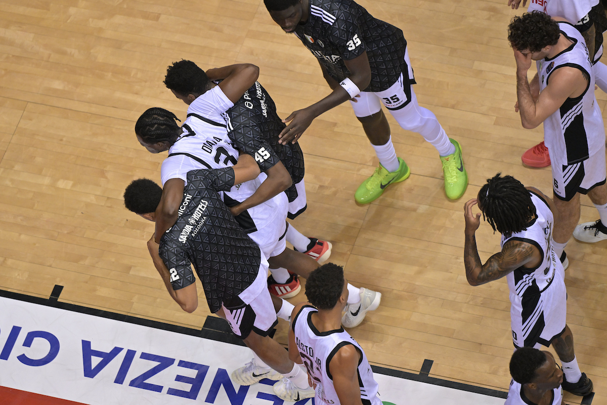 Virtus Bologna, infortunio per Aliou Diarra