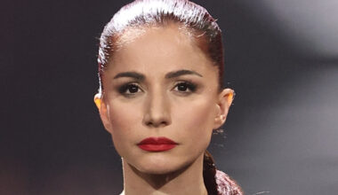 Andrea Delogu, il viaggio con la coppa di Ballando e il dono al padre nel Natale più difficile