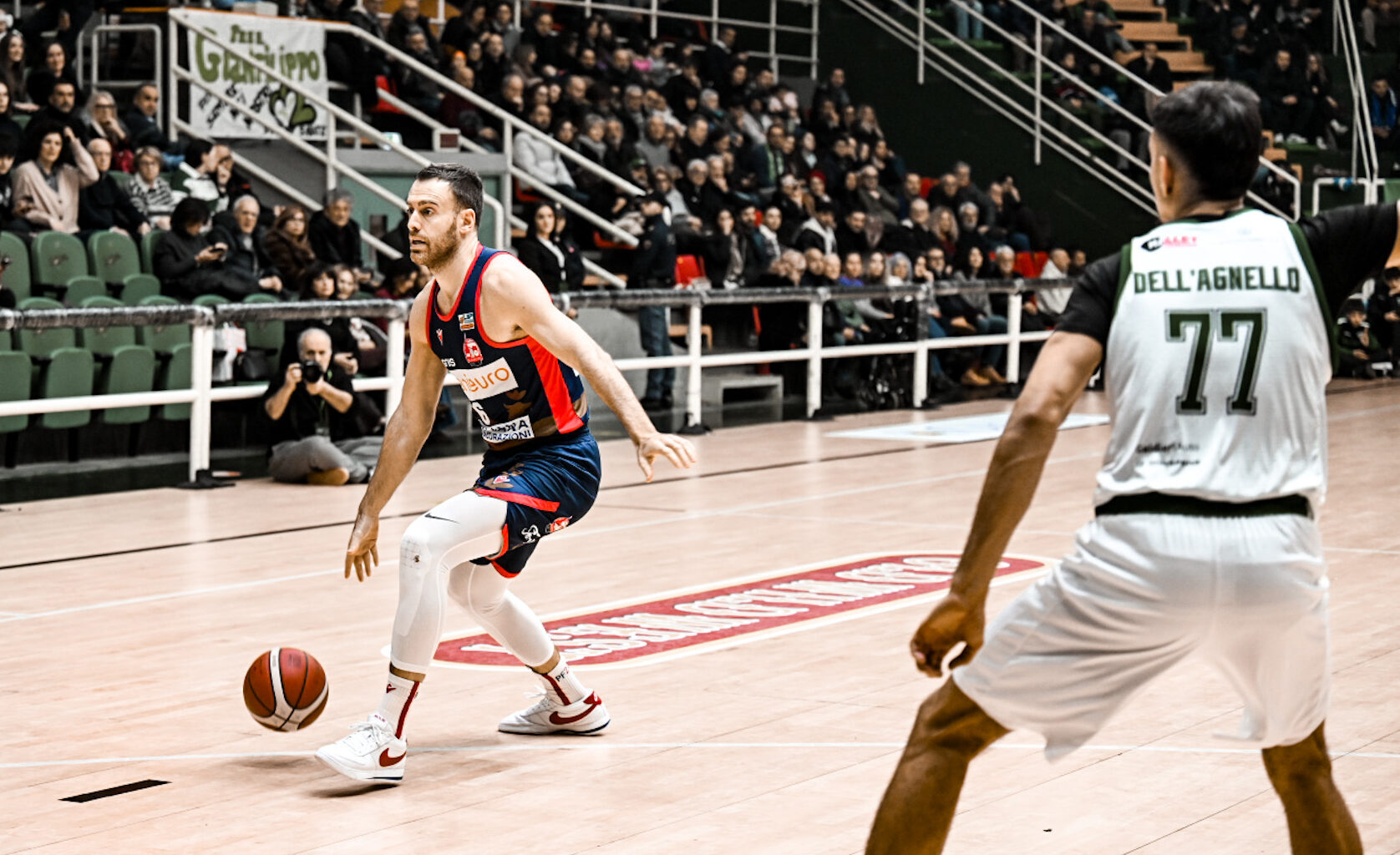 A2 Maschile: Pesaro capolista solitaria, in testa otto squadre in 4 punti. In coda vittoria di platino per l'Urania Milano