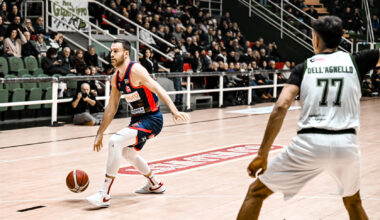 A2 Maschile: Pesaro capolista solitaria, in testa otto squadre in 4 punti. In coda vittoria di platino per l'Urania Milano