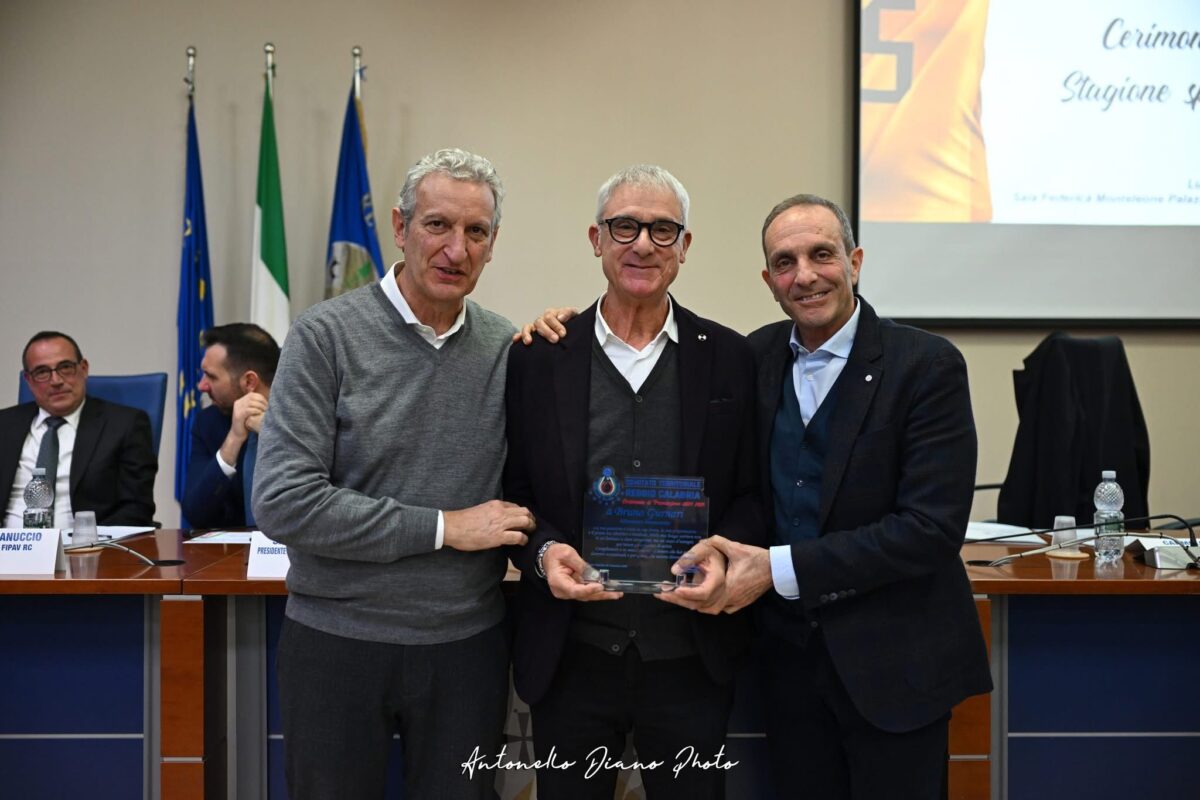 Billy Gurnari premiato allenatore emerito