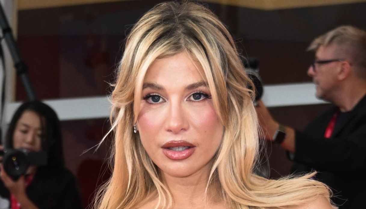 Clizia Incorvaia, a processo per le foto della figlia sui social: l’accusa dell’ex Francesco Sarcina