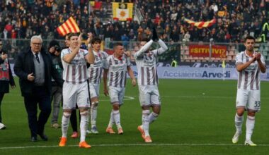 Colpaccio Cagliari, 1-0 alla Roma (in dieci) e allunga sul Parma. La Cremonese non si ferma più: 2-0 al Lecce - Risultati e classifica