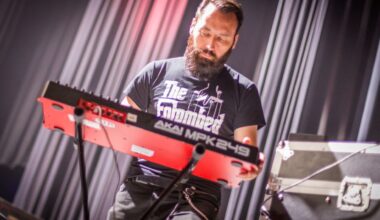 il nuovo singolo "Leather Temple"