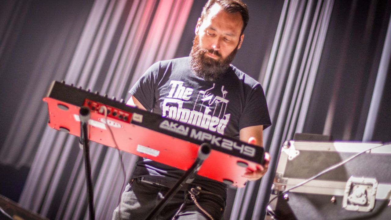 il nuovo singolo "Leather Temple"