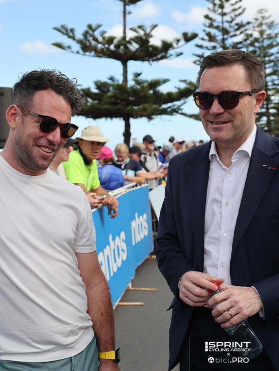 Cavendish insieme al presidente UCI Lappartient. L'ex iridato è molto critico sull'intero sistema ciclismo