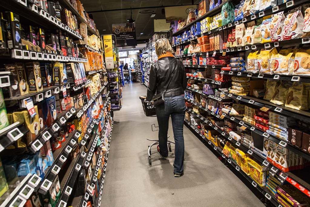 Lombardia, in 300 supermercati torna il marchio nostalgia che ha fatto la storia: 400 milioni di investimenti