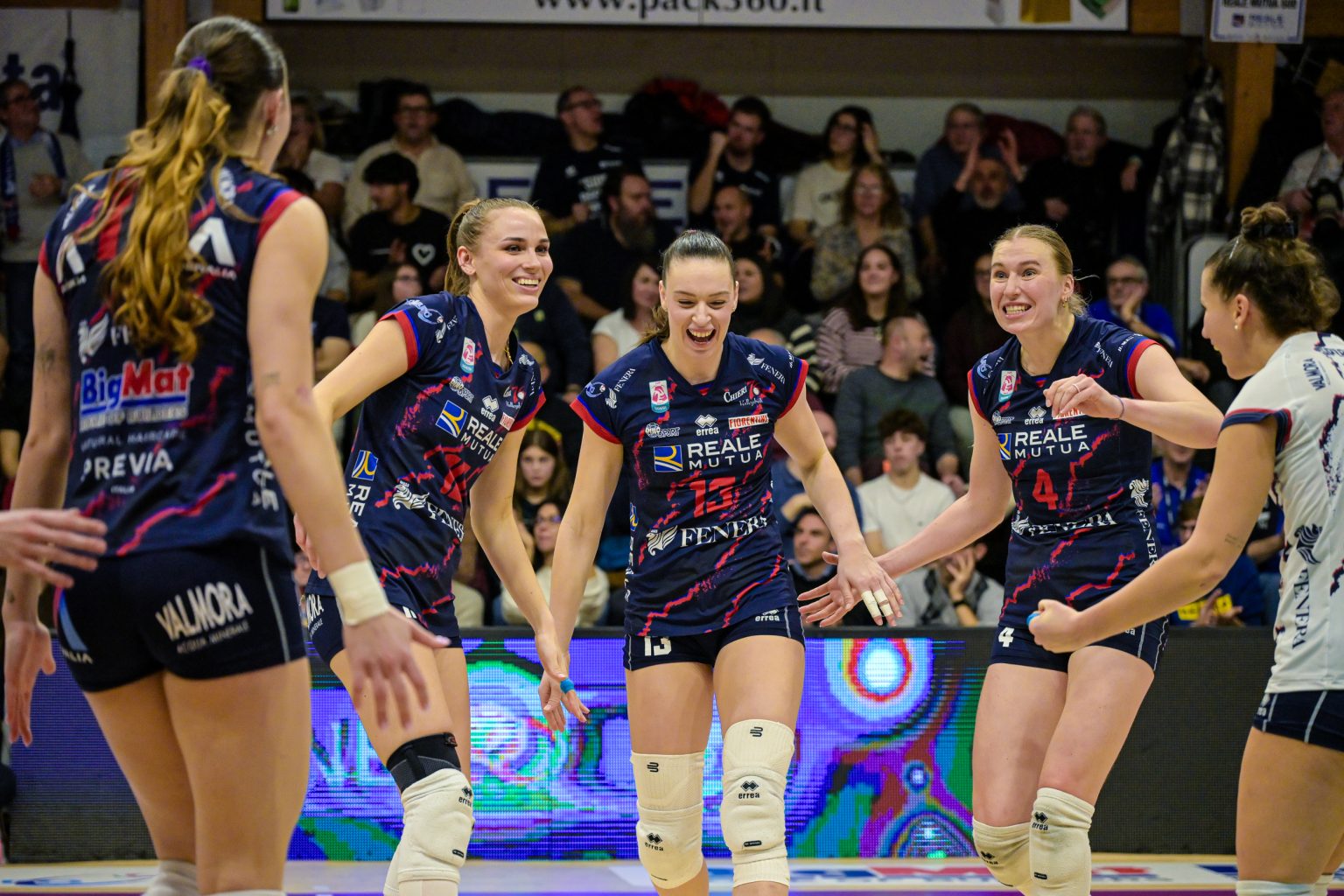 Serie A1 Tigotà – Festa per Chieri nel derby, Vallefoglia da urlo a Pesaro! Sprint Pinerolo nello scontro salvezza con Perugia Autore: Lega Volley Femminile 23 Dicembre 2025