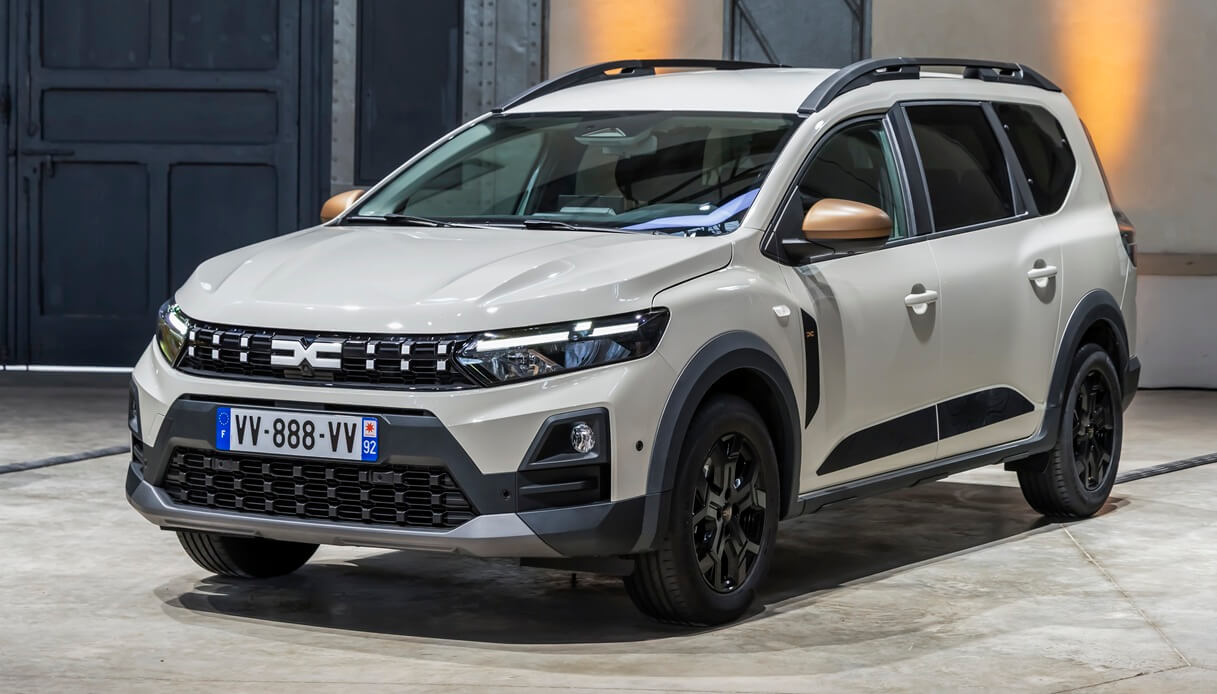 È stato il veicolo del segmento C più venduto in Francia, ora è ordinabile in Italia