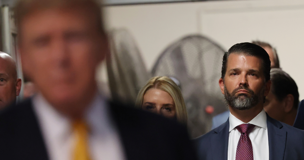 Ucraina, Trump jr: “Mio padre potrebbe abbandonare le trattative per la pace” - Il Fatto Quotidiano