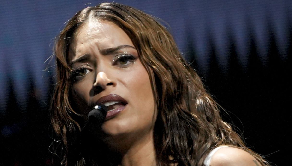 Elodie in lacrime annuncia: “Mi fermo. Ce l’ho messa tutta”