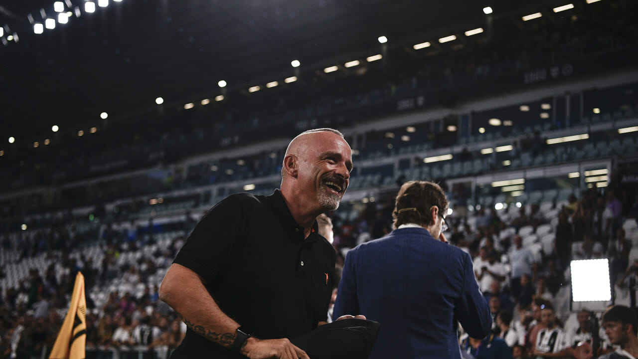 Il vicino di Eros Ramazzotti gli chiede 200mila euro di danni: "Mi ha distrutto casa"