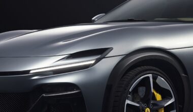 Ruba una Ferrari Purosangue ma la fuga finisce malissimo