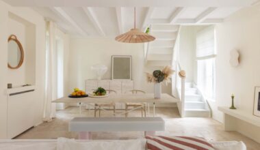 Pantone Cloud Dancer: 10 case con le pareti bianche