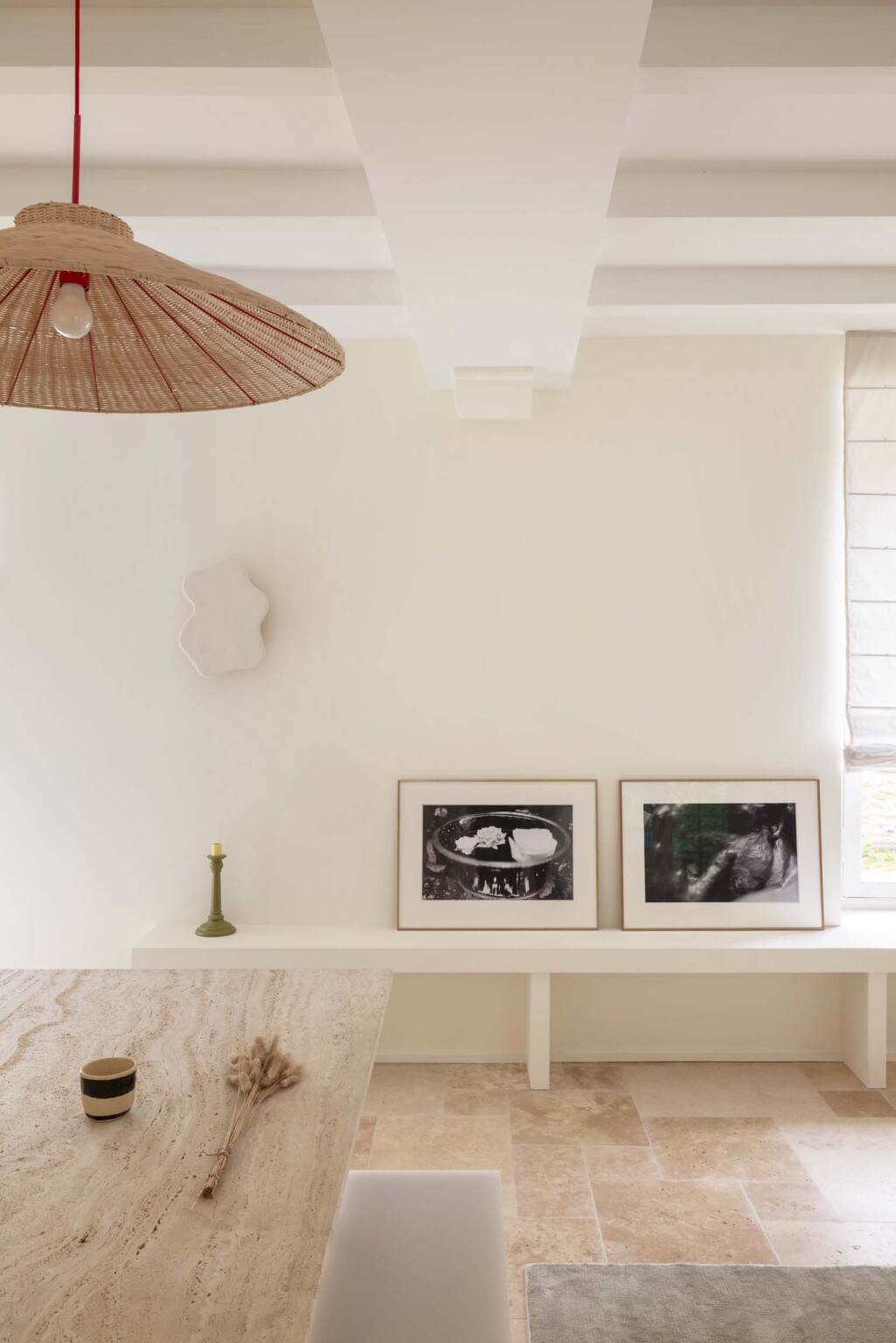 Pantone Cloud Dancer: 10 case con le pareti bianche