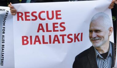 Bielorussia, liberati 123 detenuti: tra cui il premio Nobel per la pace Bialiatski
