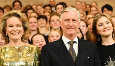 Elisabetta del Belgio è tornata in pubblico dopo mesi, più luminosa che mai - Amica.it