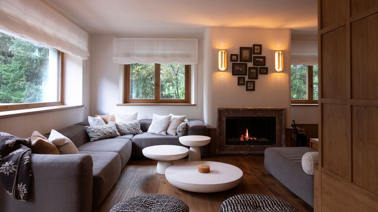 Il calore del camino e l’eleganza alpina di questa casa a Courmayeur