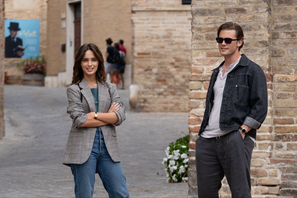 Denise Tantucci e Jeremy Irvine in Leopardi  Co.