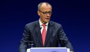 Il cancelliere tedesco Merz invia lettera all'Ue per eliminare lo stop ai termici nel 2035