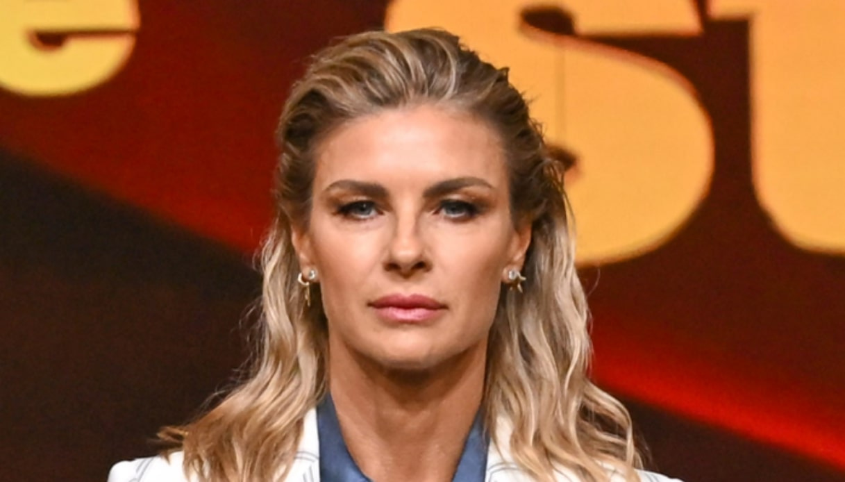 "Sorrisi in scena e veleni fuori"