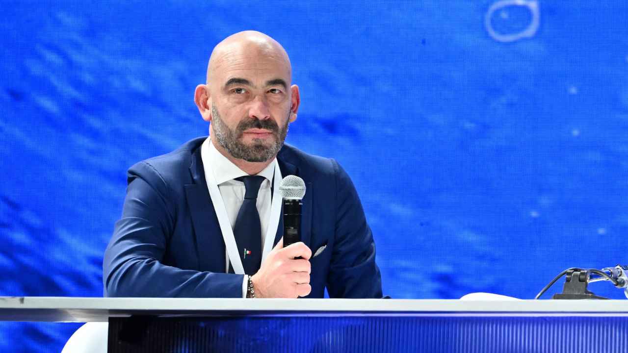 Matteo Bassetti nuovo allarme: "Questo ha più batteri del wc", noi lo usiamo ogni giorno