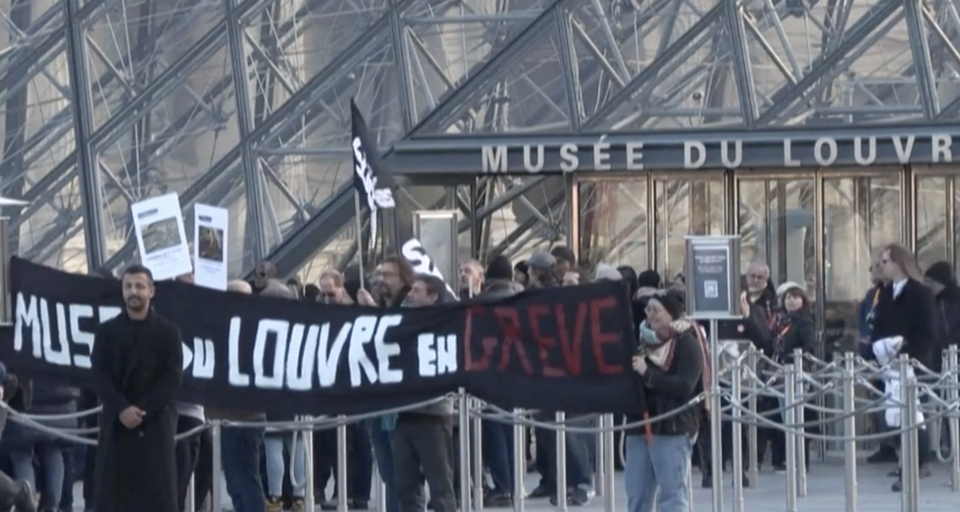 Sciopero al Louvre, museo chiuso per la protesta dei lavoratori