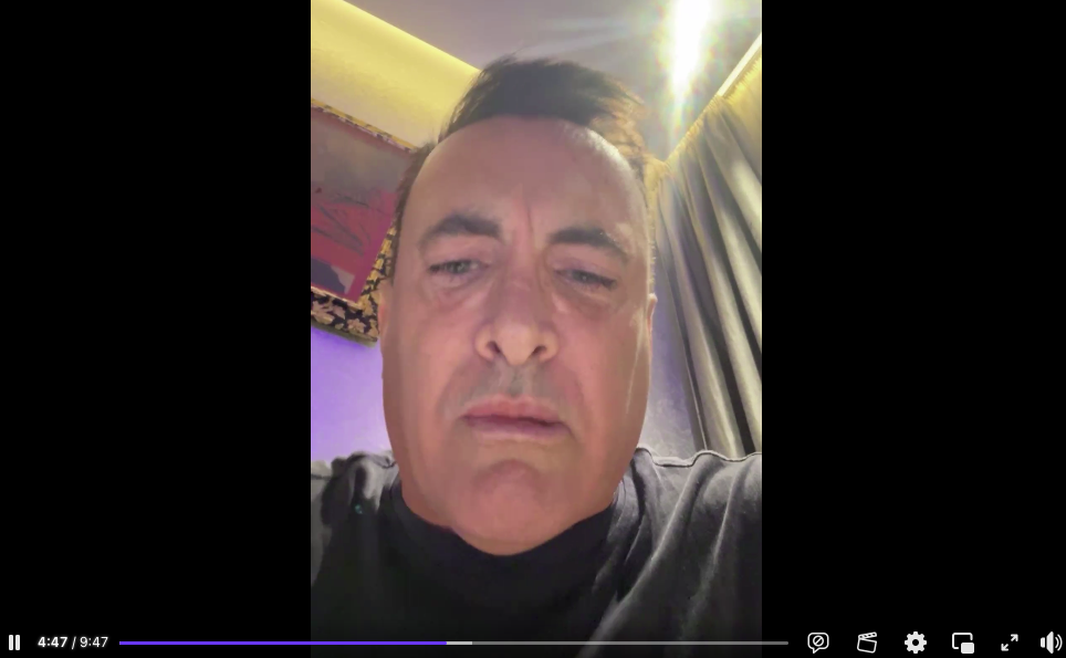 “Mi sono rotto il cazzo”. “Non avanzo un euro con nessuno”. Valerio Antonini urla sui social