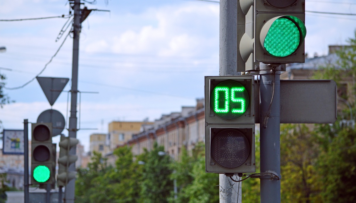 Semafori con countdown in arrivo in Italia: quando entreranno in funzione