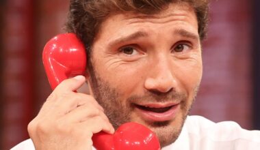 Affari Tuoi, Stefano De Martino è decisivo. Maxi vincita grazie al Dottore