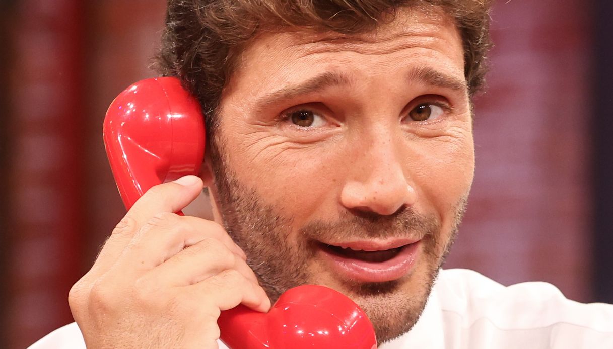 Affari Tuoi, Stefano De Martino è decisivo. Maxi vincita grazie al Dottore