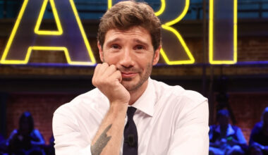 Affari Tuoi, niente regalo di Natale e tante lacrime. Stefano si commuove: “Cuore di mamma”