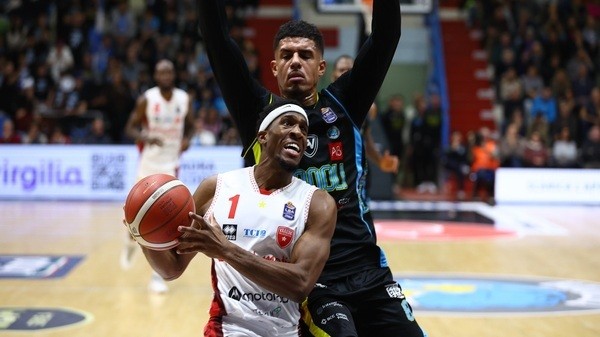 La prima di Re Carlos da applausi. Stewart guida la Openjobmetis al blitz di Cremona MALPENSA24