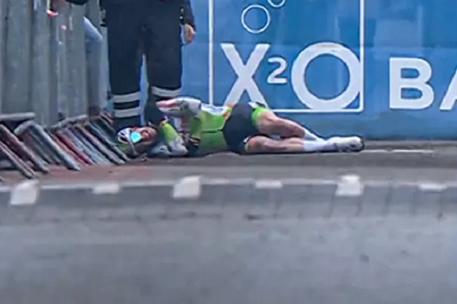 Ciclocross, stagione finita per Laurens Sweeck dopo la caduta all'X2O Trofee di Loenhout: il belga era il leader di Coppa del Mondo